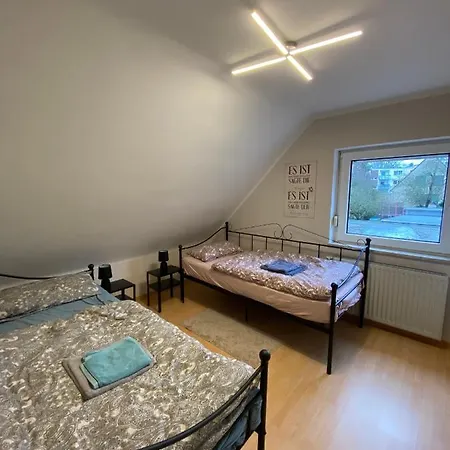 Stern Unterkunft bis zu 9 Betten verfügbar Bremen Exterior foto